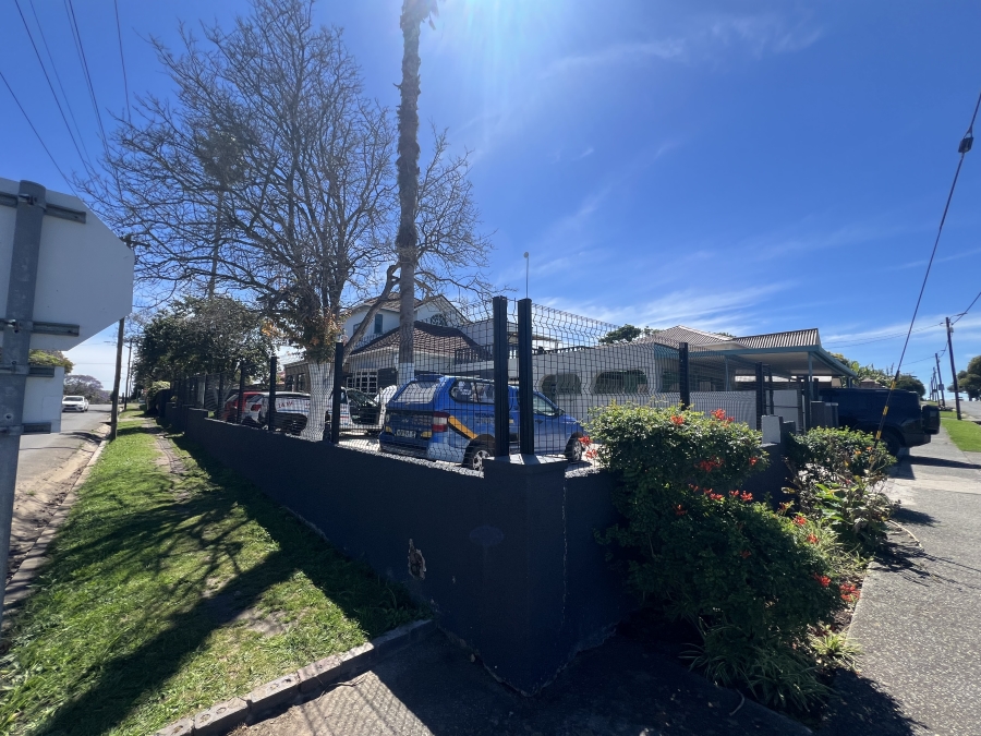 5 Bedroom Property for Sale in Cambridge Eastern Cape